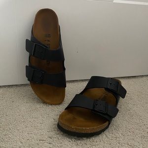 BLACK BIRKENSTOCKS